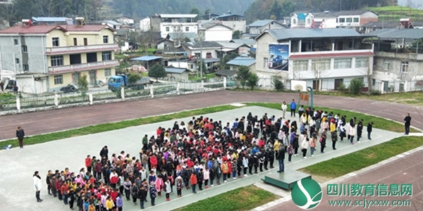 上马小学组织开展公祭日纪念活动