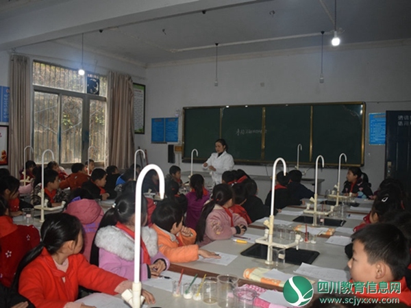 大安小学召开“质量提升.内涵发展”现场会
