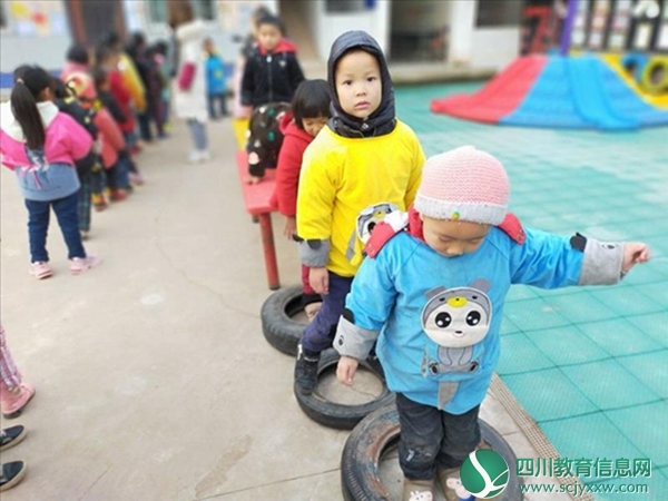 高新区聚贤幼儿园开展课间游戏活动