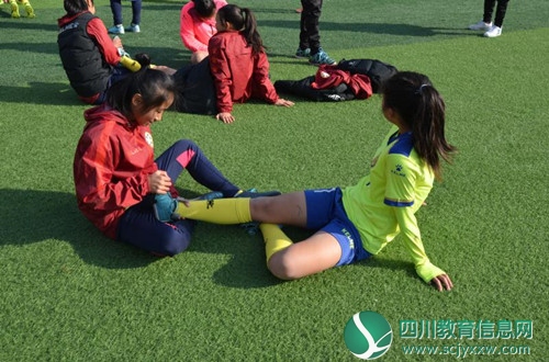 省女足与广中实校女足开展联训