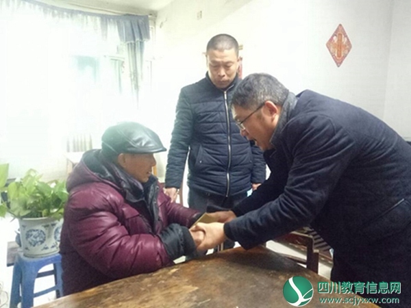 东禅小学工会开展对退休老教师慰问活动