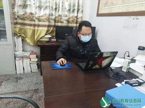 安全办人员值班.jpg
