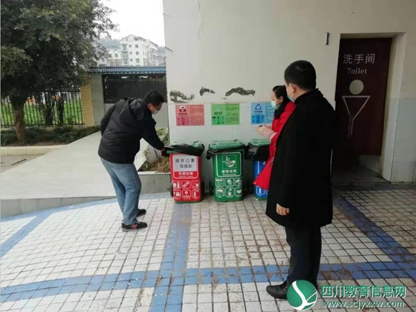 设置了专用废弃口罩垃圾桶.jpg