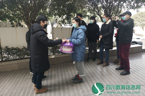 内江六院：抗疫前线“特殊的生日”