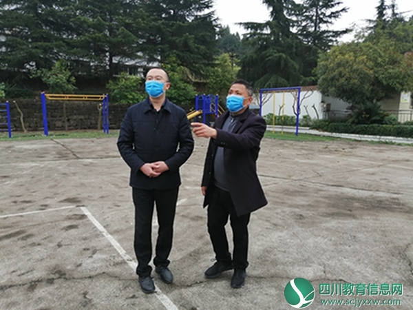 区教体局副局长蔡礼一行检查指导兴旺明德小学安卫工作