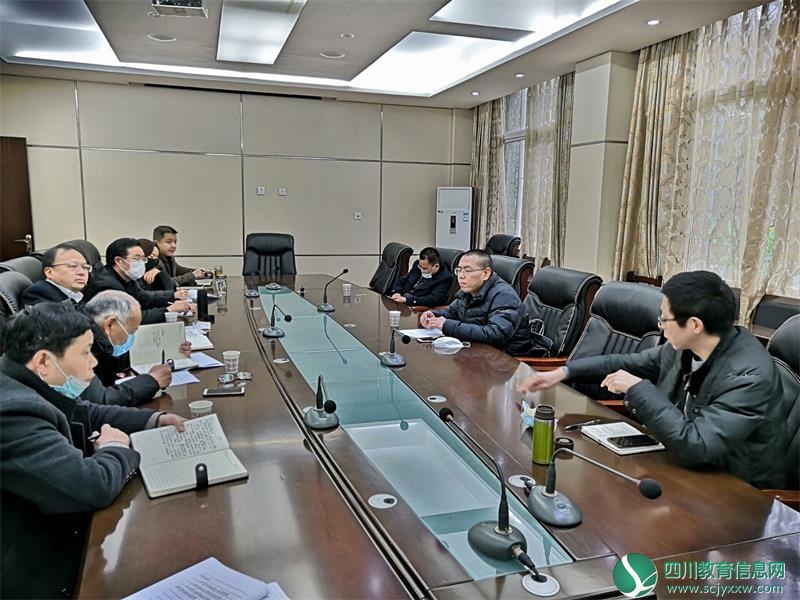 广元市教科所深入实验中学指导初中办学工作