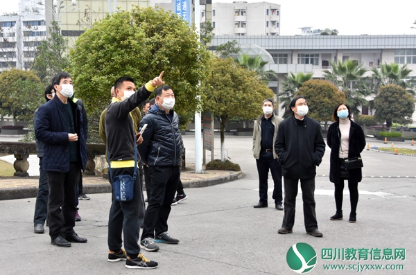内江师范学院校长陈晓春带队检查校园安全工作