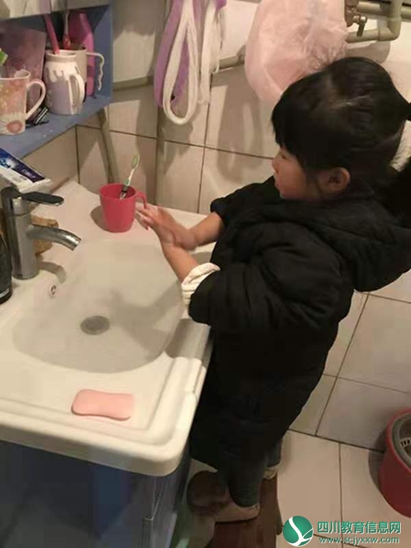汶川二幼开展线上手足口病预防宣传活动