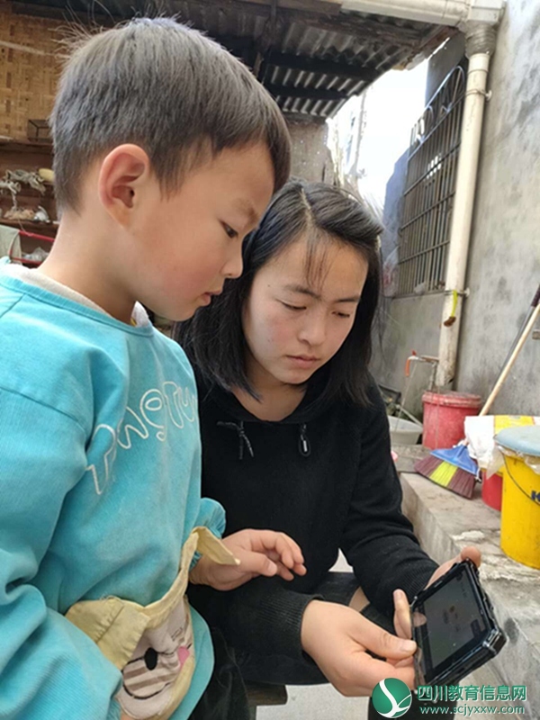 汶川二幼开展线上防止校园欺凌主题活动 之“关爱心灵，拥抱健康”