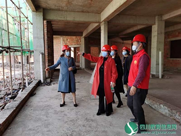 船山区教体局纪委书记徐和友视察北辰街幼儿园龙凤分园建设