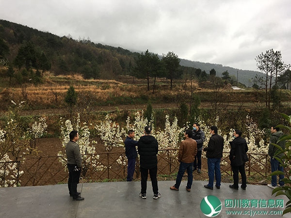 广元市利州中等专业学校开展帮扶干部进农村行动