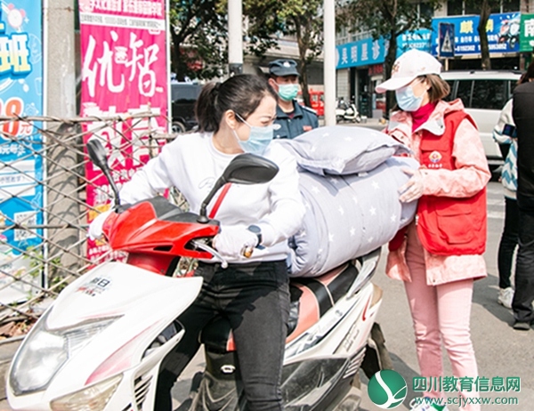 教师志愿者风采2.jpg