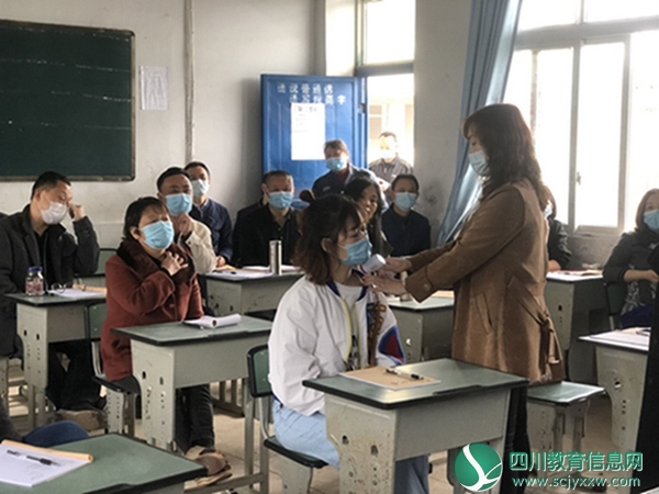 护村小学举行疫情防控开学演练