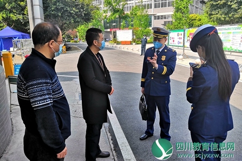 德阳市经开区消防大队检查德阳三中开学消防安全工作