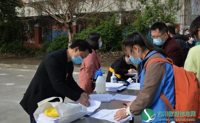 中江县城西中学全力做好开学前各项准备，初三复课工作井然有序
