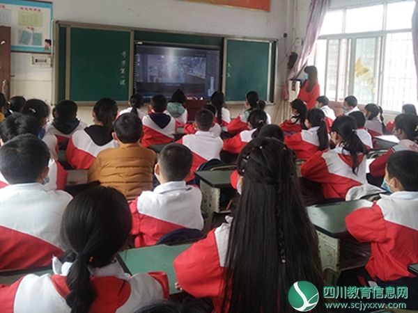 拔节生命，聆听中国——安居区西眉小学召开抗击新冠肺炎疫情主题班会