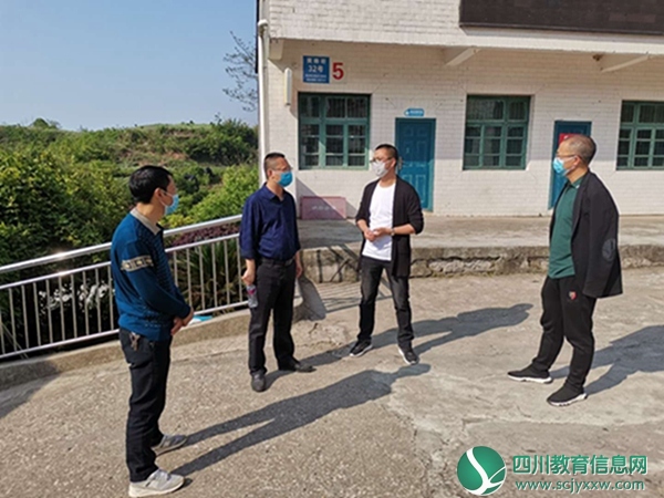 蓬溪县教育工委副书记杜章深入吉星学校督导春季开学工作