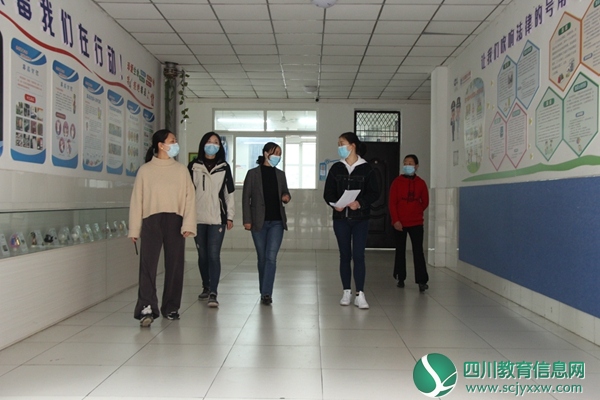 佘莎回母校 激励少年儿童好好学习报效祖国