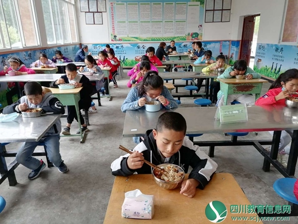 射洪市金华镇明伦小学开展复学和防疫防控工作