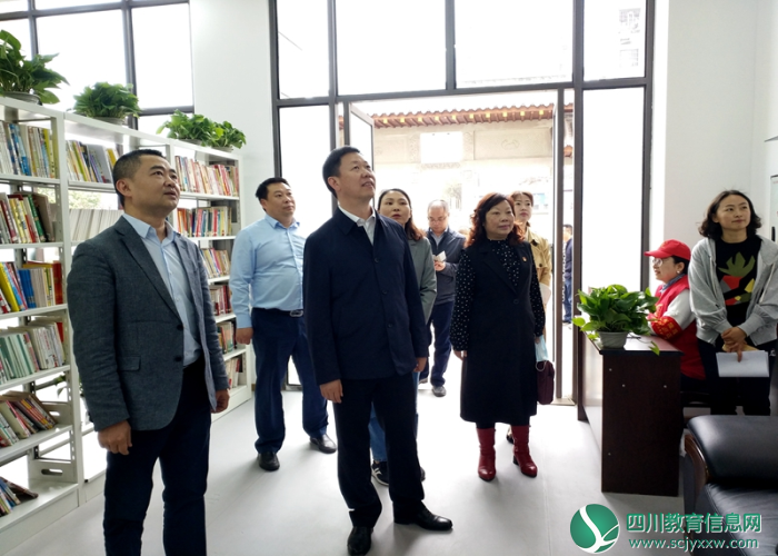 蒋学飞到市一初中调研