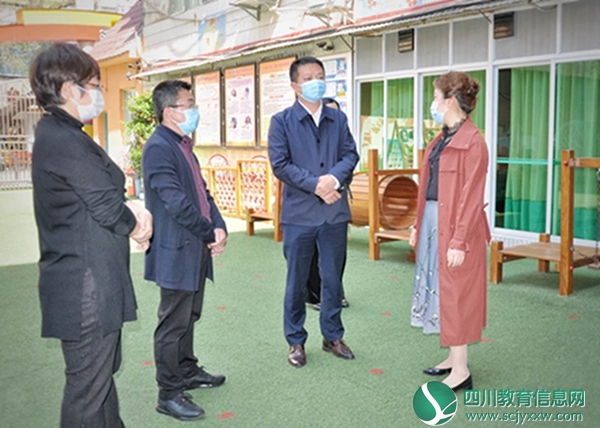  区委常委宣传部长刘冰万到北辰街幼儿园检查指导开学工作