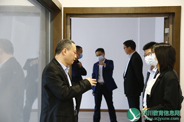 市政法委、市教体局领导到江油外国语学校指导心理健康教育示范点打造工作