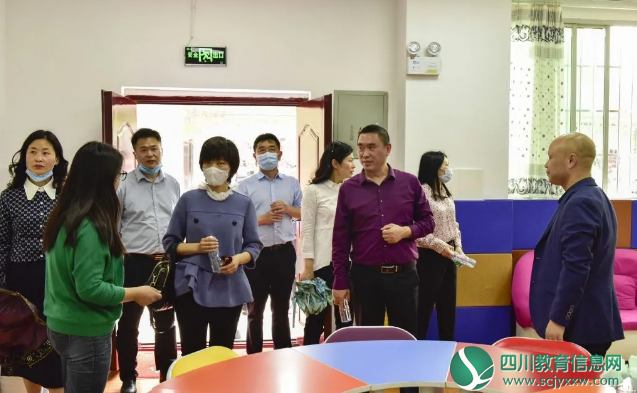 广元市利州区教育考察团到元坝中学参观交流