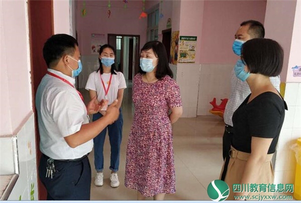 广安武胜县人大副主任陈先英赴真静学校调研指导工作
