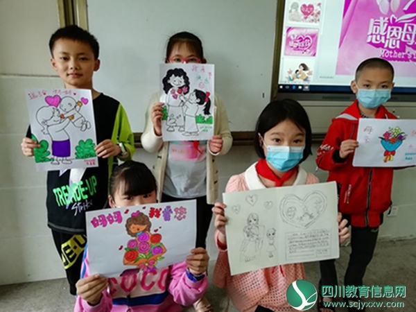 学生制作的感恩卡.jpg