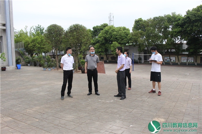 广安武胜县委副书记陈立兵赴新学小学校调研工作