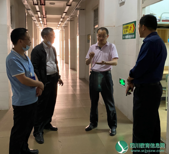 广元市市教育局副局长赖永红检查指导广元中学消防安全管理工作