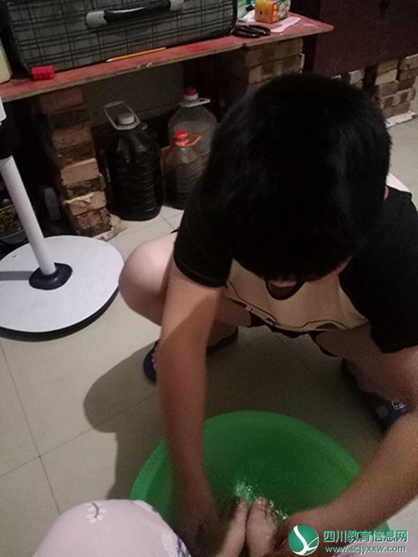 白马小学开展母亲节 