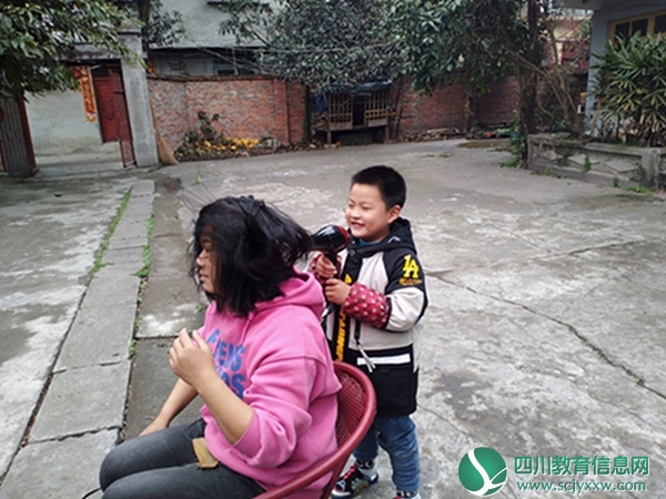 浓情五月·感恩有您 ——江油市东方红幼儿园开展母亲节主题活动