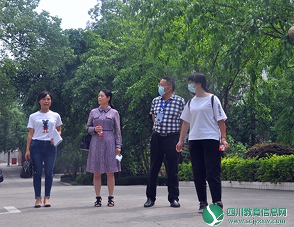 泸县教育体育局和泸县禁毒办指导泸县五中禁毒教育宣传工作