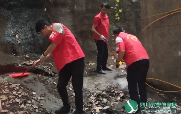 邻水县教科体局：党员报到进社区  志愿服务心贴心