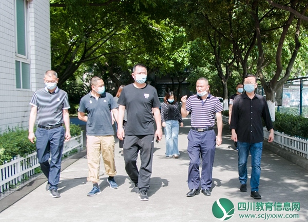 华丰初中迎接绵阳市师德师风建设工作专项检查