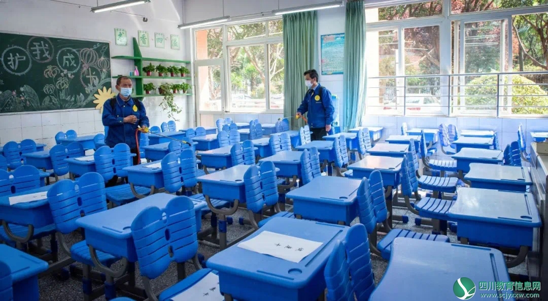 记最美岷小人，一个平凡的校园守卫者