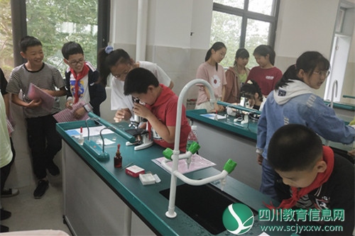 广汉市小汉中学举行中小学互动体验活动