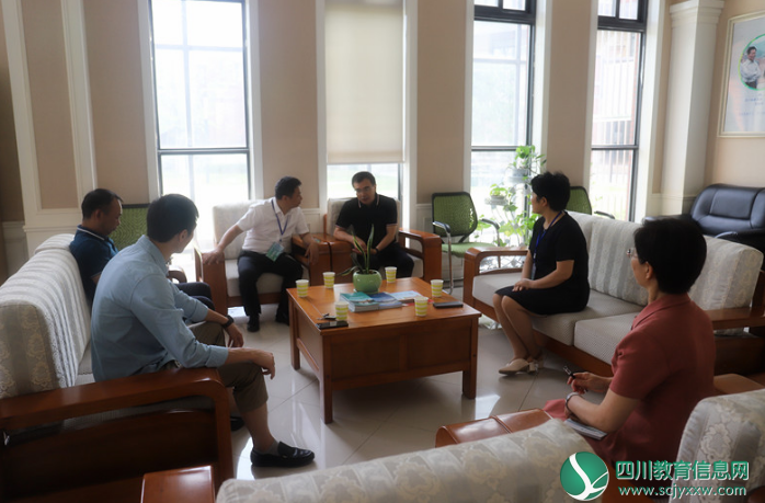 广元市教育局副局长黄廷全一行到天立学校开展“六一”儿童节慰问活动