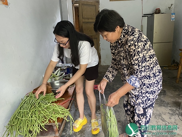 北辰街幼儿园奔赴仁里镇三州村开展扶贫工作