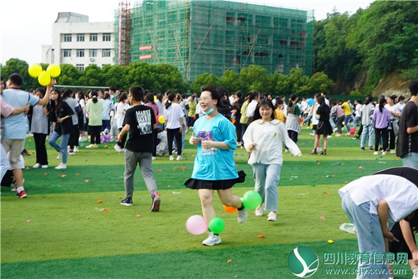 广安中学举行“快乐减压 轻松应考”心理趣味运动会