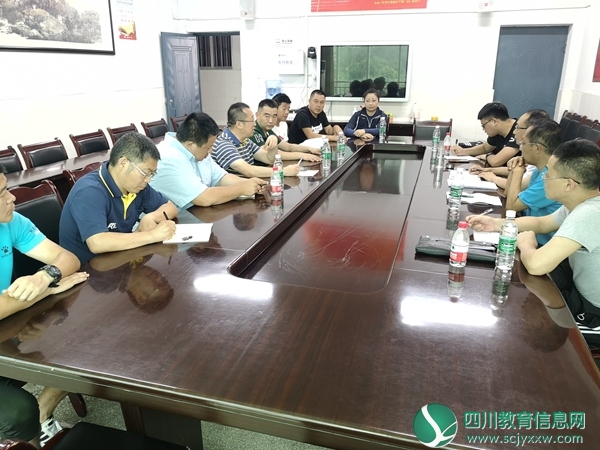 遂宁市人民政府总督学姚明调研遂宁六中备战省运会工作