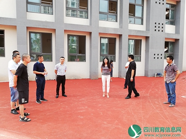 经开区副主任杨廷伟一行到广德中学配套幼儿园开展调研活动