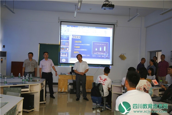 内江师范学院领导走访看望暑期返校学生