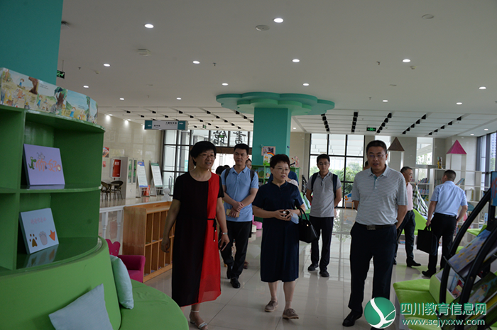 成都电子科大出版社葛鹏书记一行到川南幼儿师范高等专科学校调研
