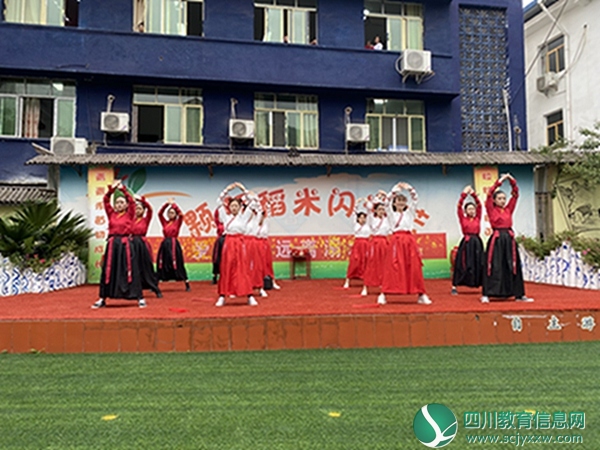 “爱我中华，武耀青春”安居区三家镇中心幼儿园工会委员会开展庆中秋、迎国庆工会活动1.jpg