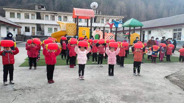 平昌县双鹿小学附属幼儿园开展期末汇报展示活动