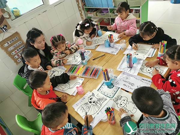 分水幼儿园组织开展新教师观摩课教研活动