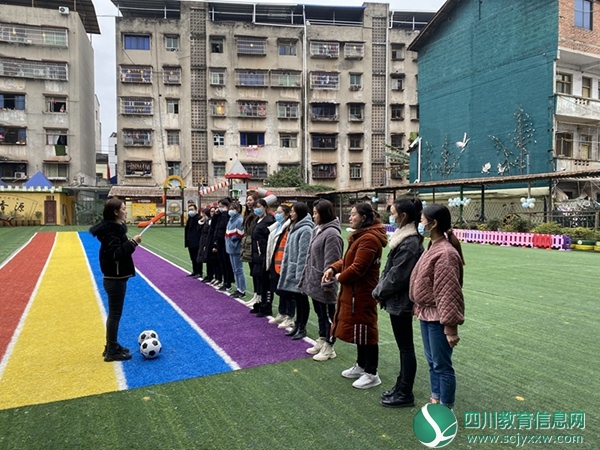 安居区三家镇中心幼儿园工会委员会开展健身健心活动1.jpg