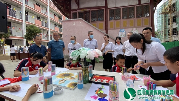 艺体训练促自信　爱心滋润助成长 ——仪陇特校承办第三十二个“全国助残日”文艺展演活动